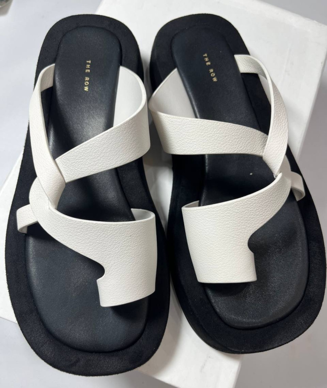 ШЛЕПКИ THE ROW фото