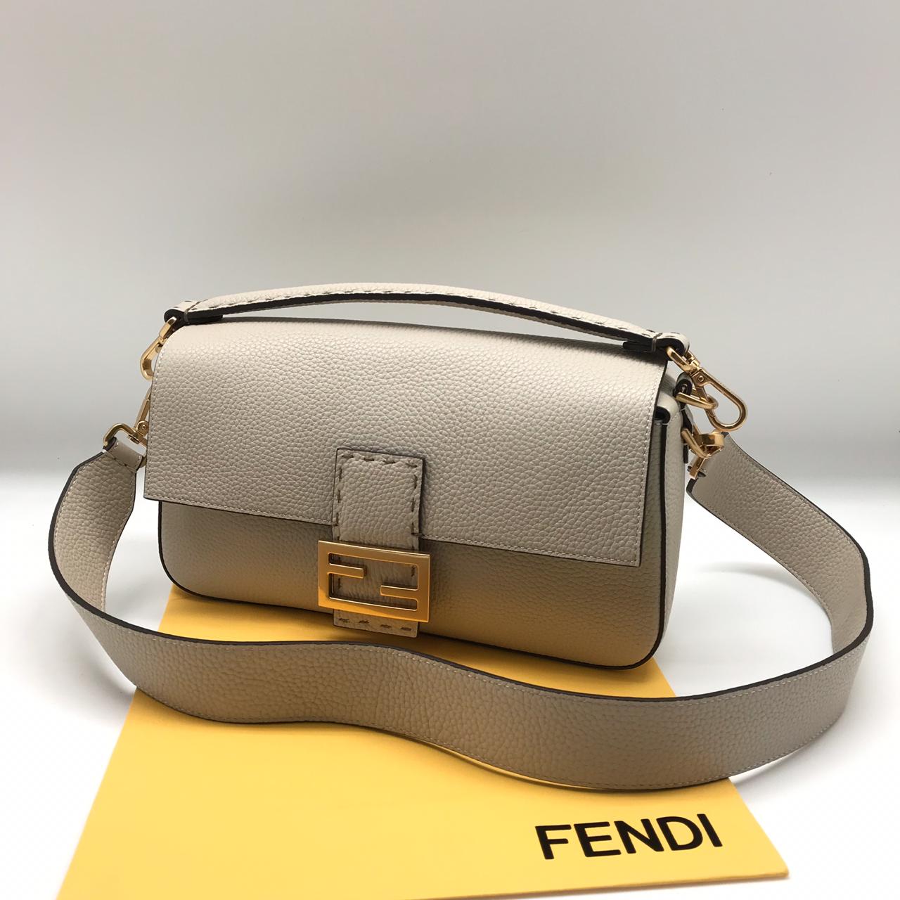 СУМКА FENDI BAGUETTE детальное фото