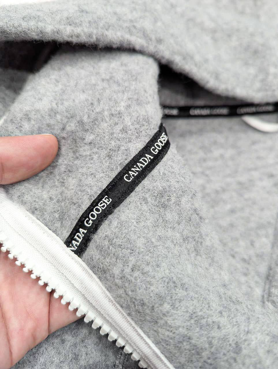 БОМБЕР CANADA GOOSE детальное фото