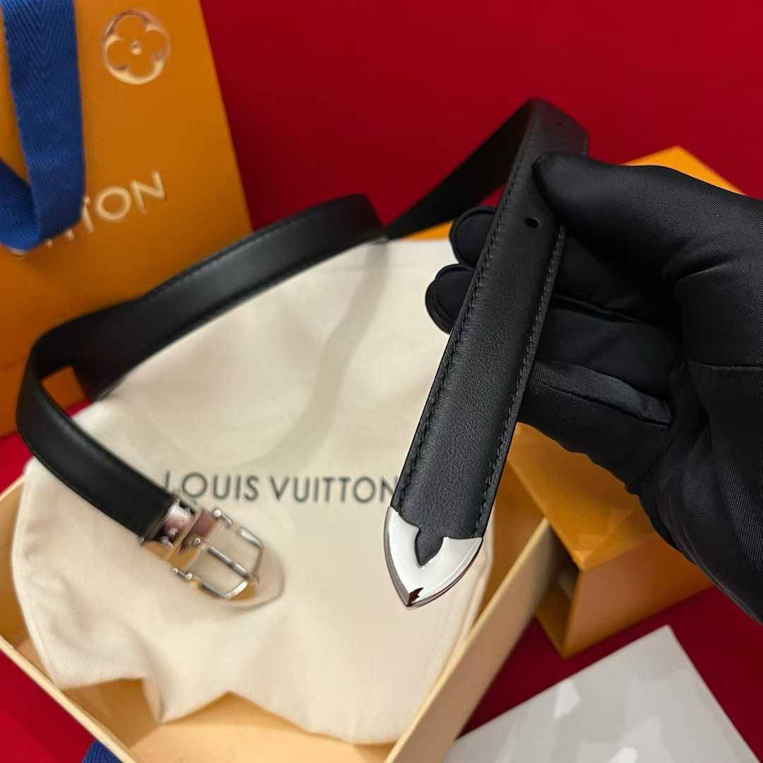 ЖЕНСКИЙ РЕМЕНЬ LOUIS VUITTON детальное фото