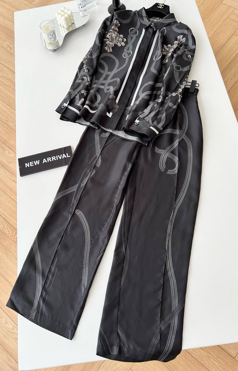 КОСТЮМ HERMES детальное фото