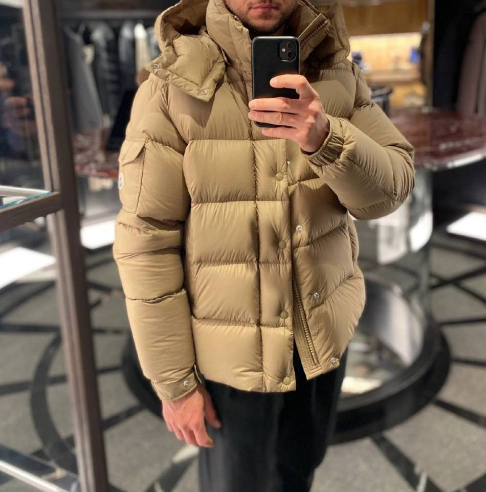 МУЖСКОЙ ПУХОВИК MONCLER детальное фото