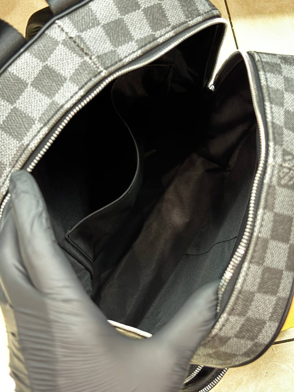МУЖСКОЙ РЮКЗАК LOUIS VUITTON детальное фото