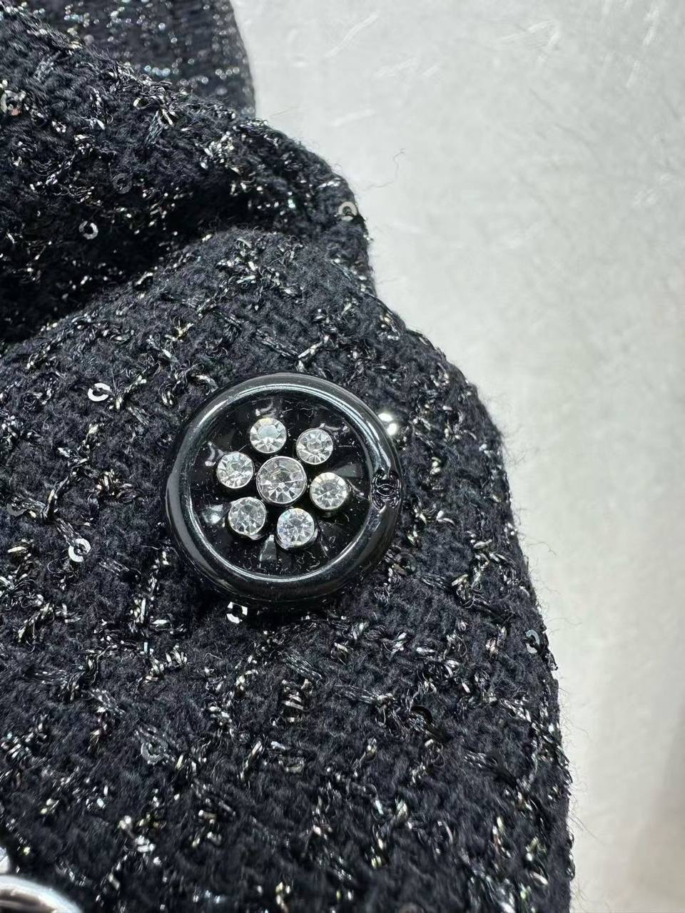 КОСТЮМ CHANEL детальное фото
