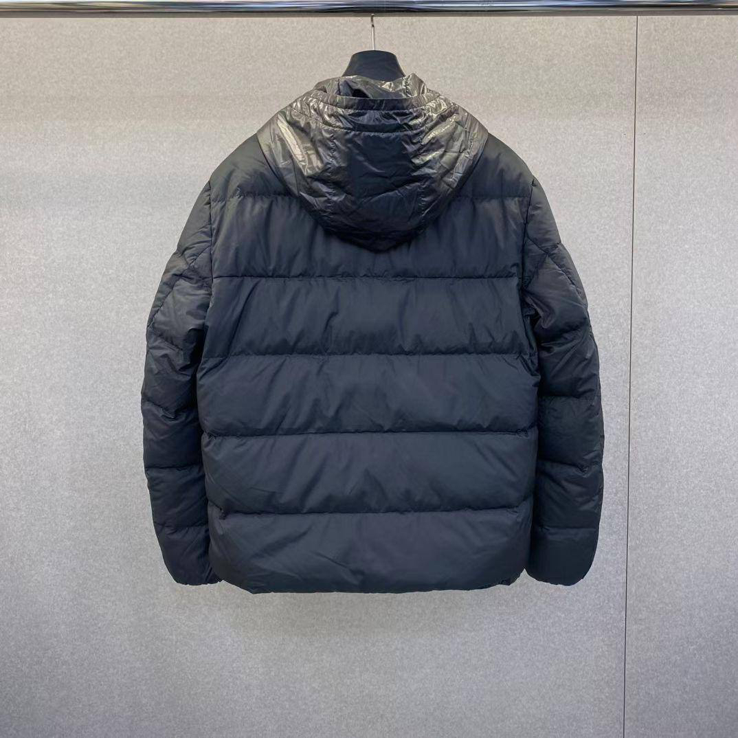 МУЖСКАЯ КУРТКА MONCLER детальное фото