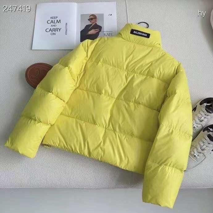 ПУХОВИК BALENCIAGA детальное фото