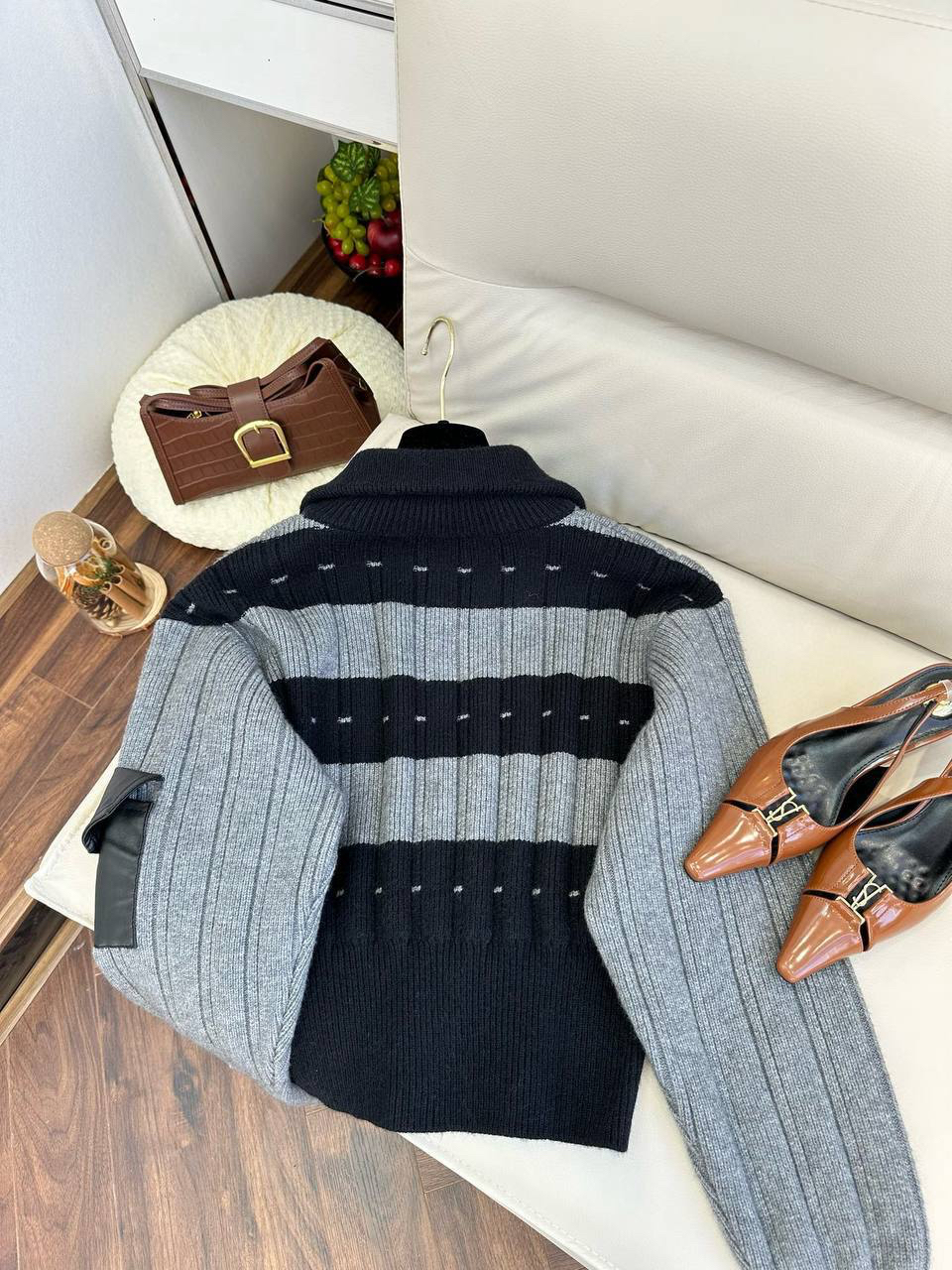 СВИТЕР CHANEL детальное фото