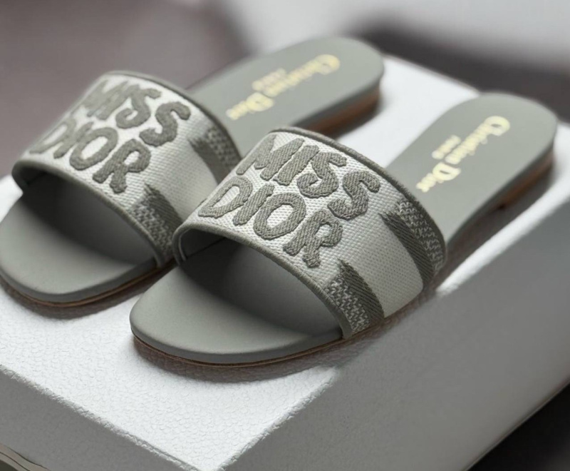 ШЛЕПКИ CHRISTIAN DIOR фото