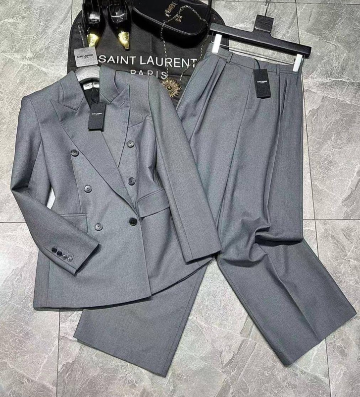 КОСТЮМ SAINT LAURENT фото