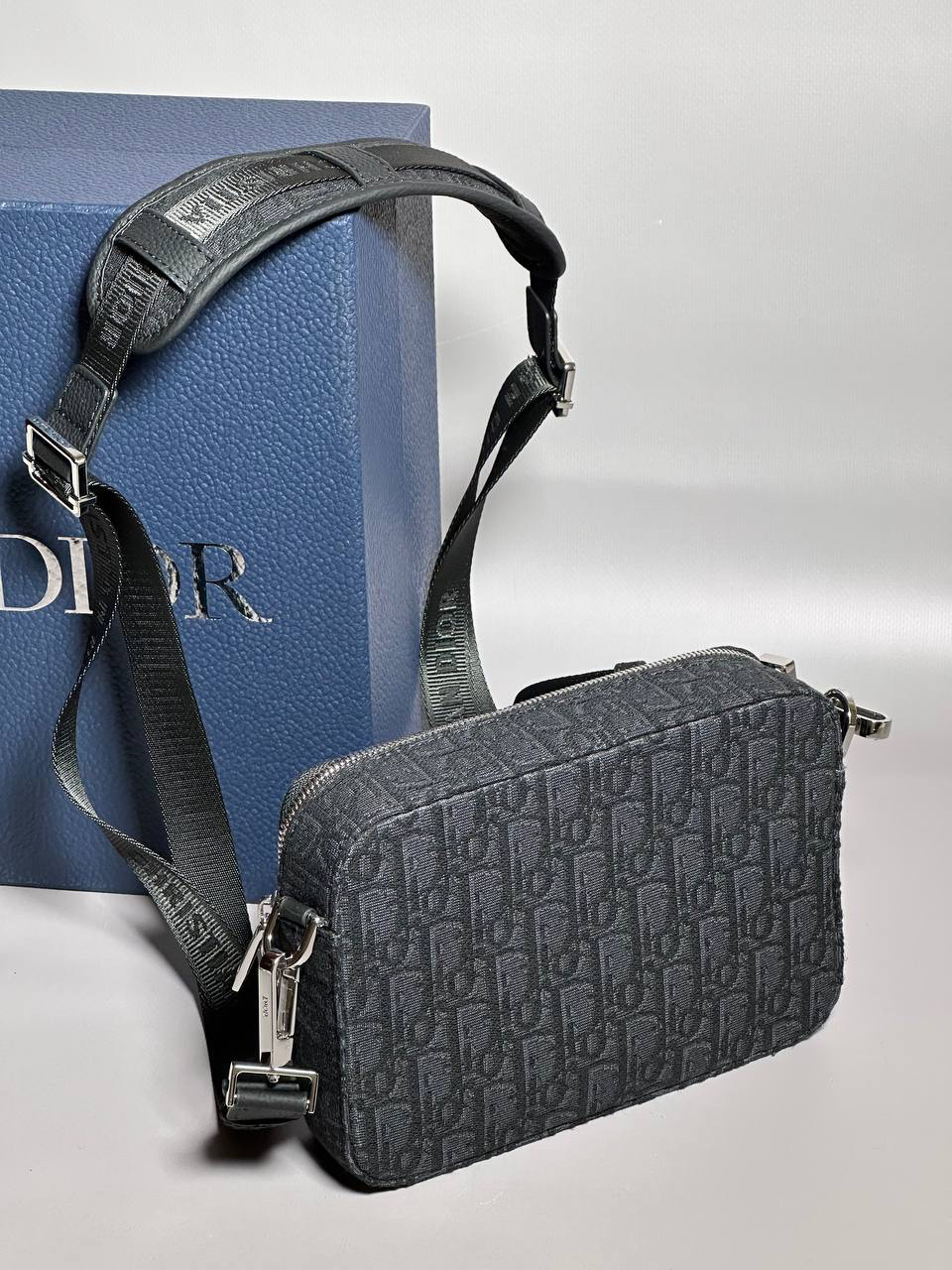 МУЖСКАЯ СУМКА МЕССЕНДЖЕР CHRISTIAN DIOR детальное фото