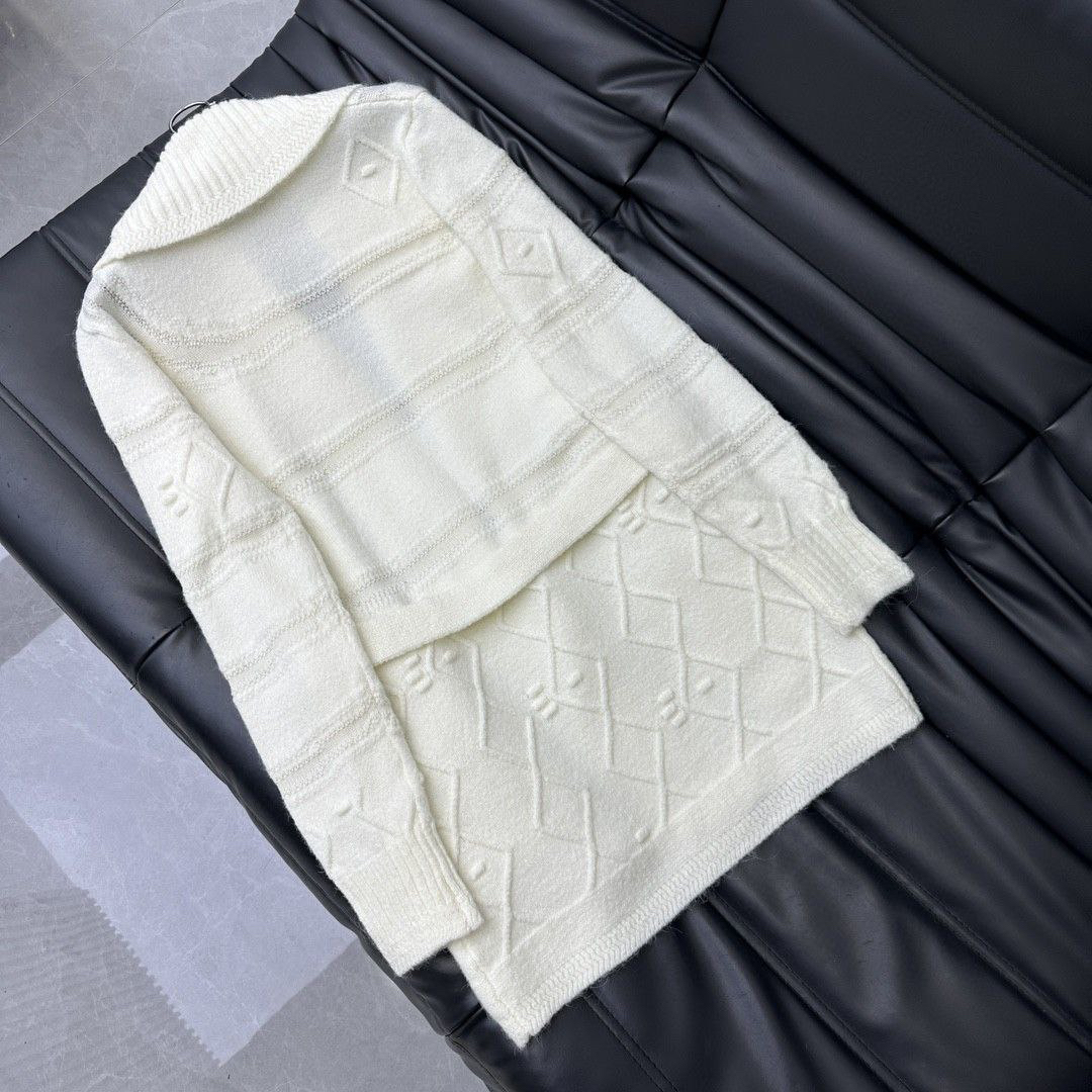 КАРДИГАН CHANEL детальное фото