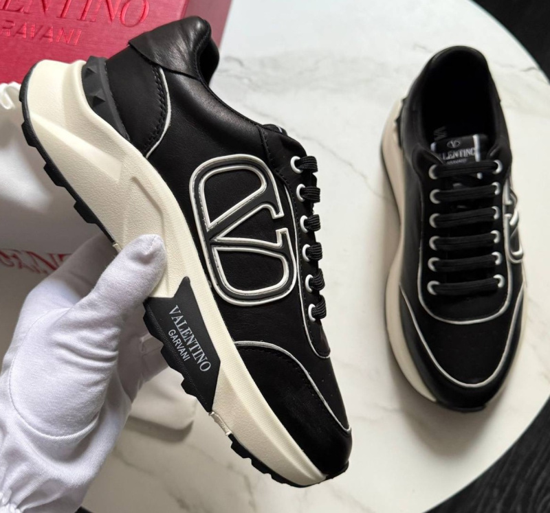 МУЖСКИЕ КРОССОВКИ VALENTINO фото