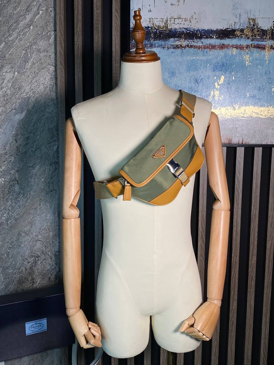 МУЖСКАЯ СУМКА СЛИНГ PRADA детальное фото
