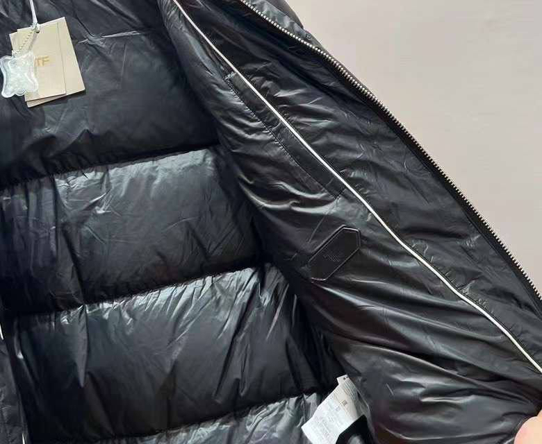 МУЖСКОЙ ПУХОВИК TOM FORD детальное фото