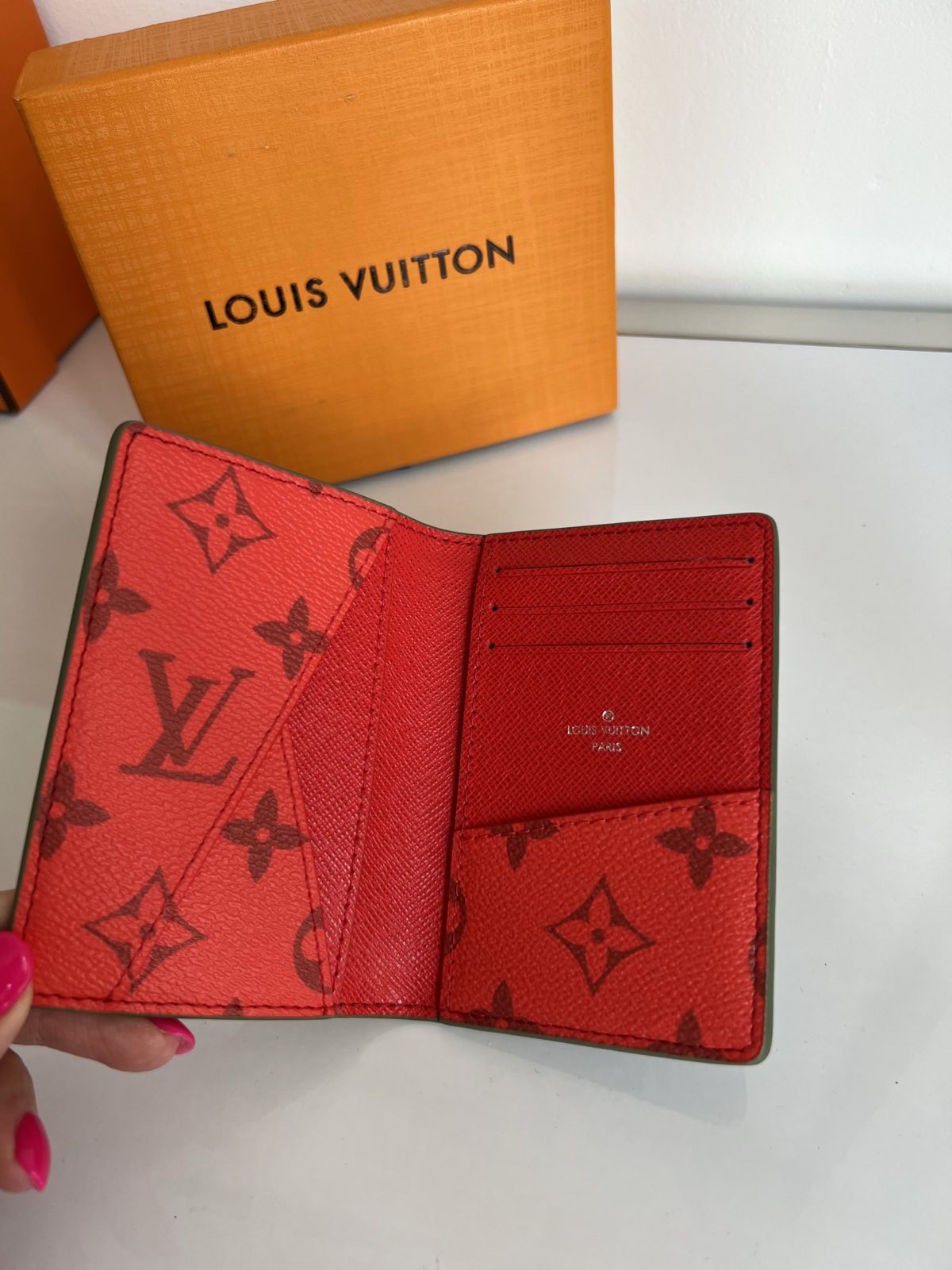 ВИЗИТНИЦА LOUIS VUITTON детальное фото