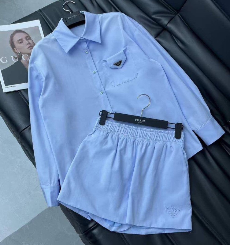 КОСТЮМ PRADA фото