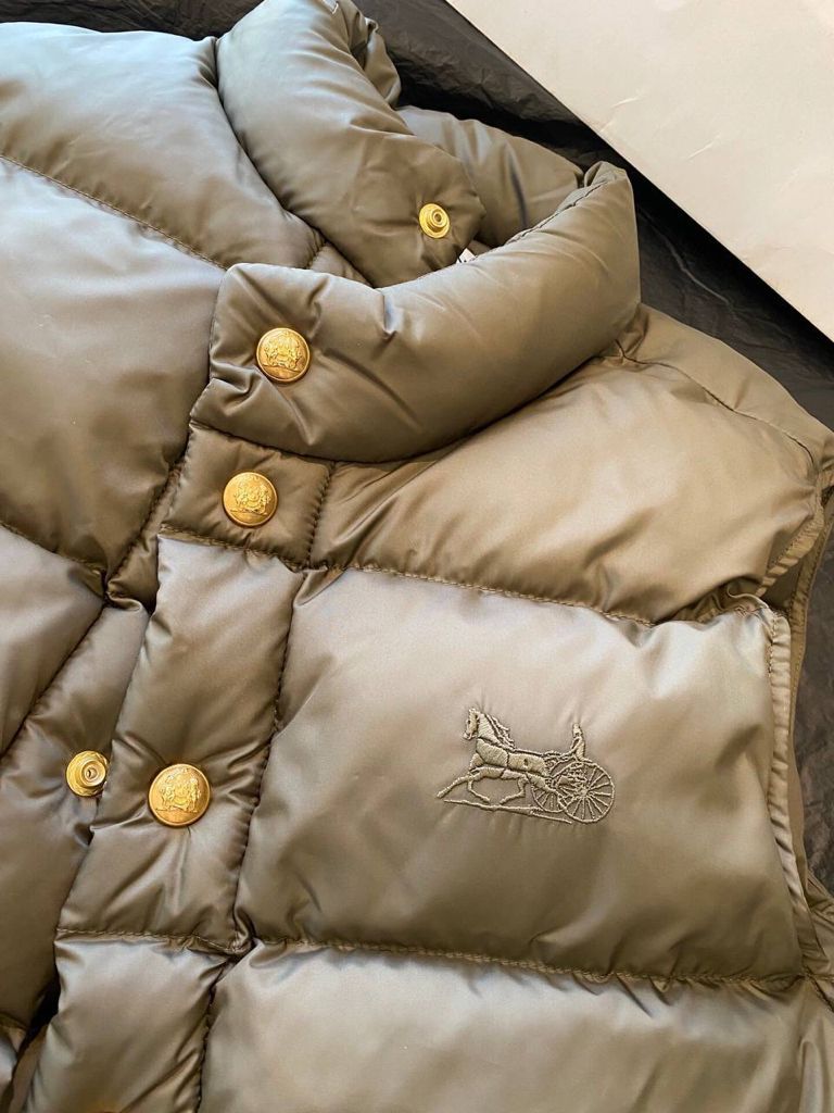 ЖИЛЕТ CELINE детальное фото