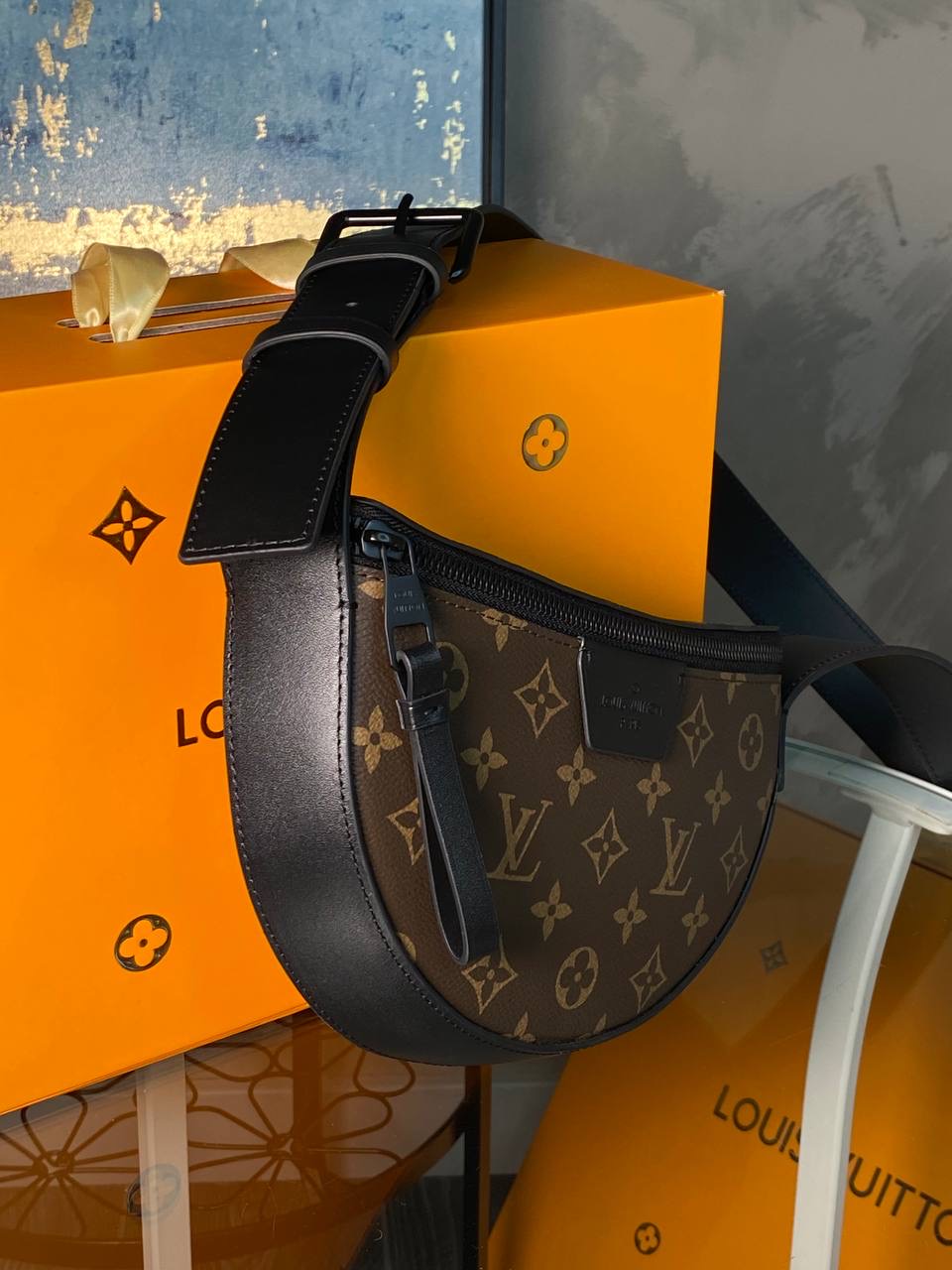 МУЖСКАЯ СУМКА СЛИНГ LOUIS VUITTON детальное фото