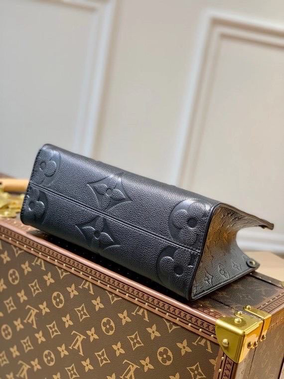 СУМКА LOUIS VUITTON детальное фото