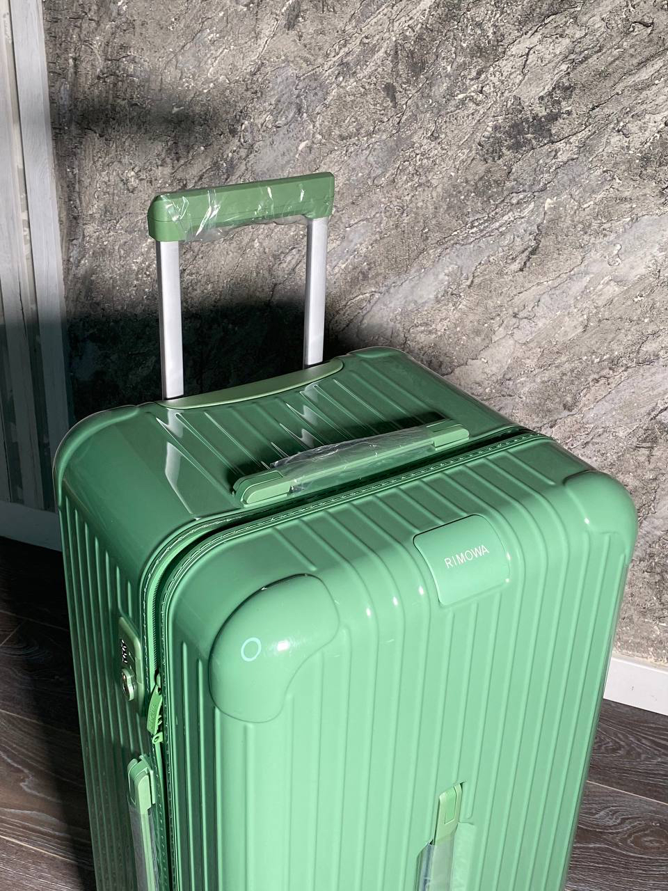 ЧЕМОДАН RIMOWA детальное фото