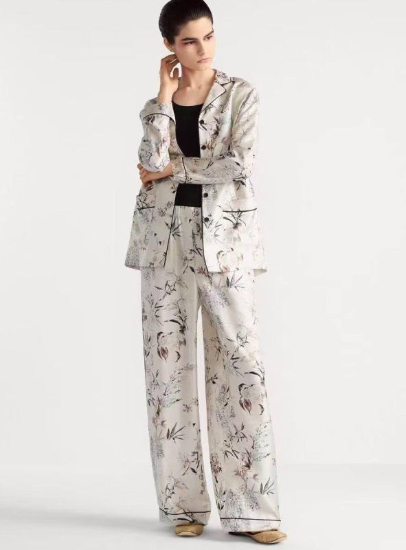 КОСТЮМ CHRISTIAN DIOR фото