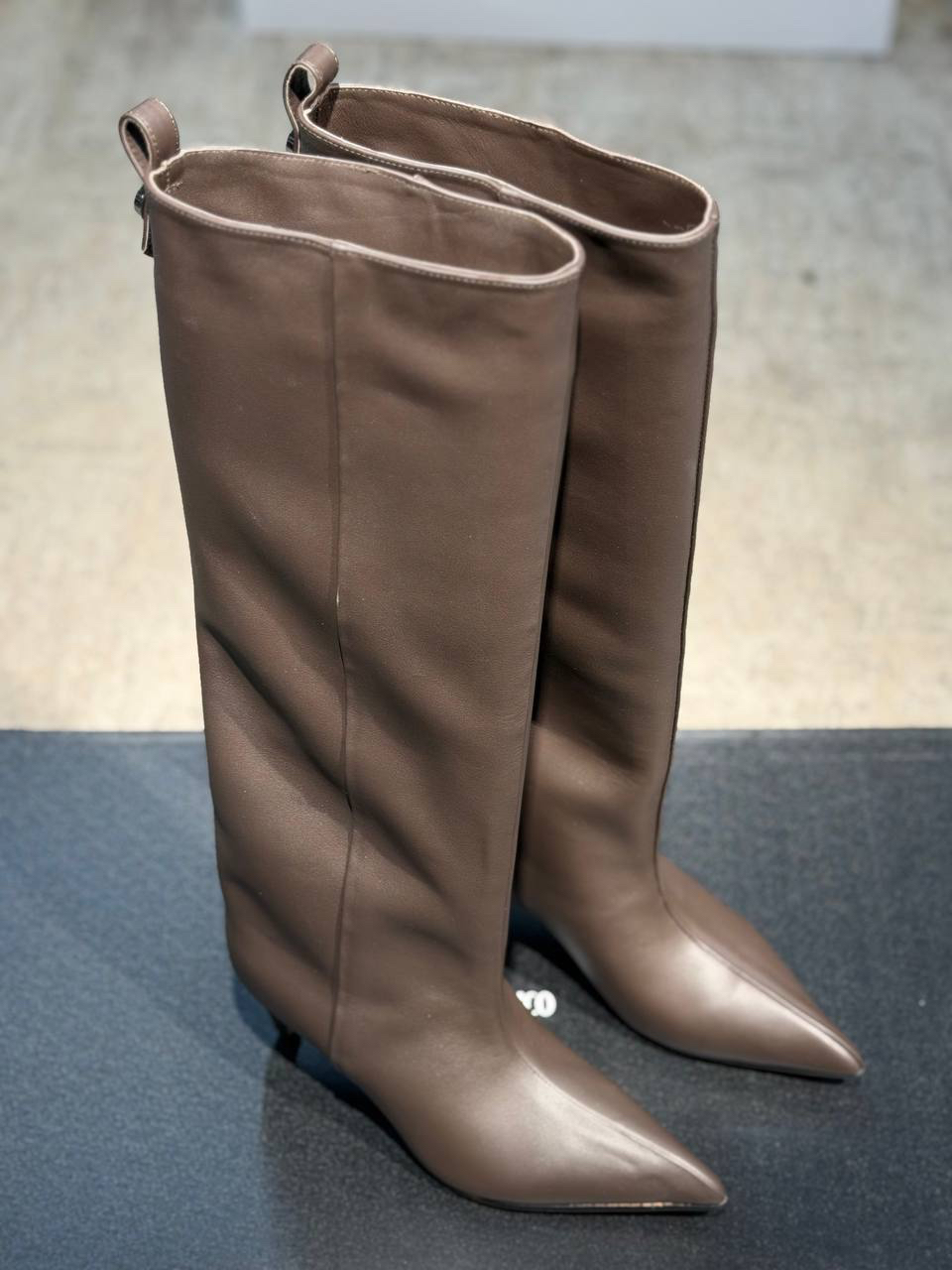 САПОГИ THE ATTICO детальное фото