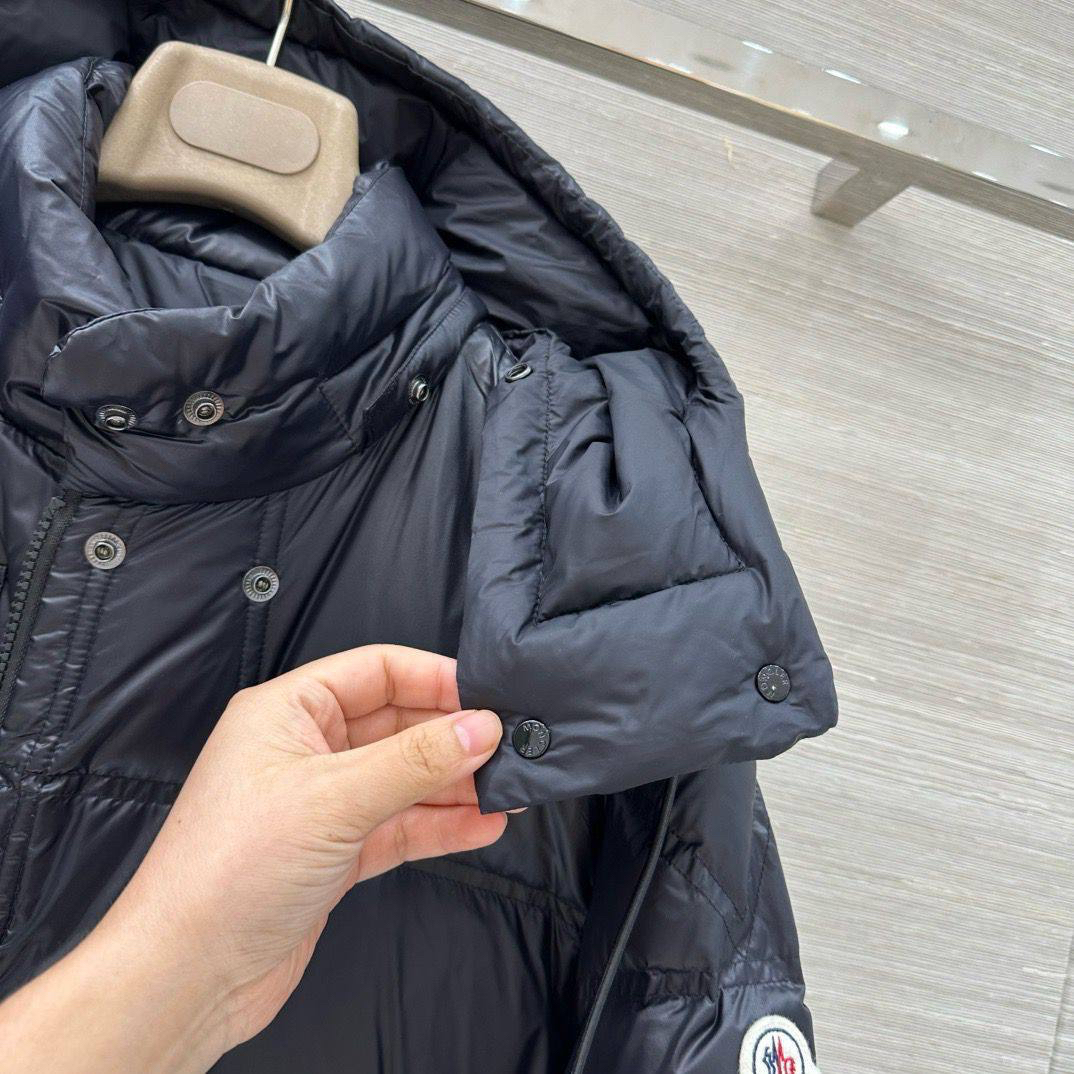 ПУХОВИК MONCLER детальное фото