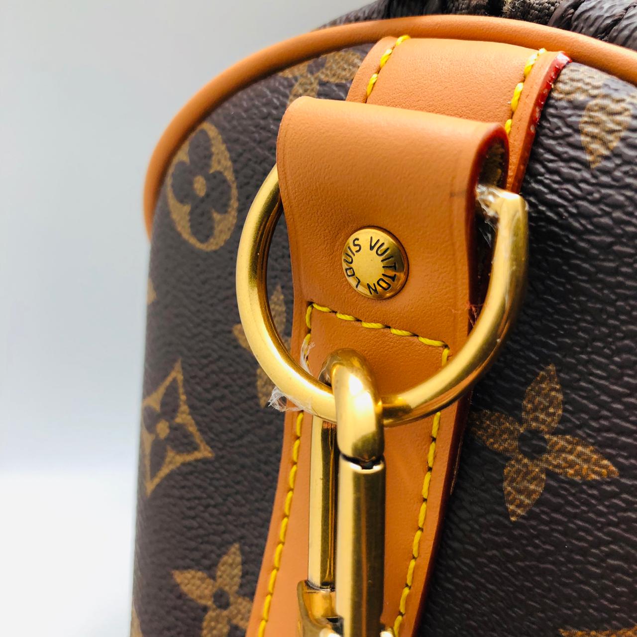 ДОРОЖНАЯ СУМКА LOUIS VUITTON детальное фото