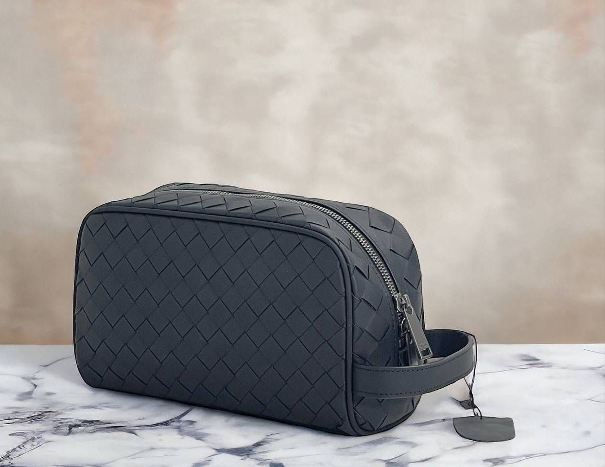 МУЖСКОЙ НЕСЕССЕР КОСМЕТИЧКА BOTTEGA VENETA детальное фото