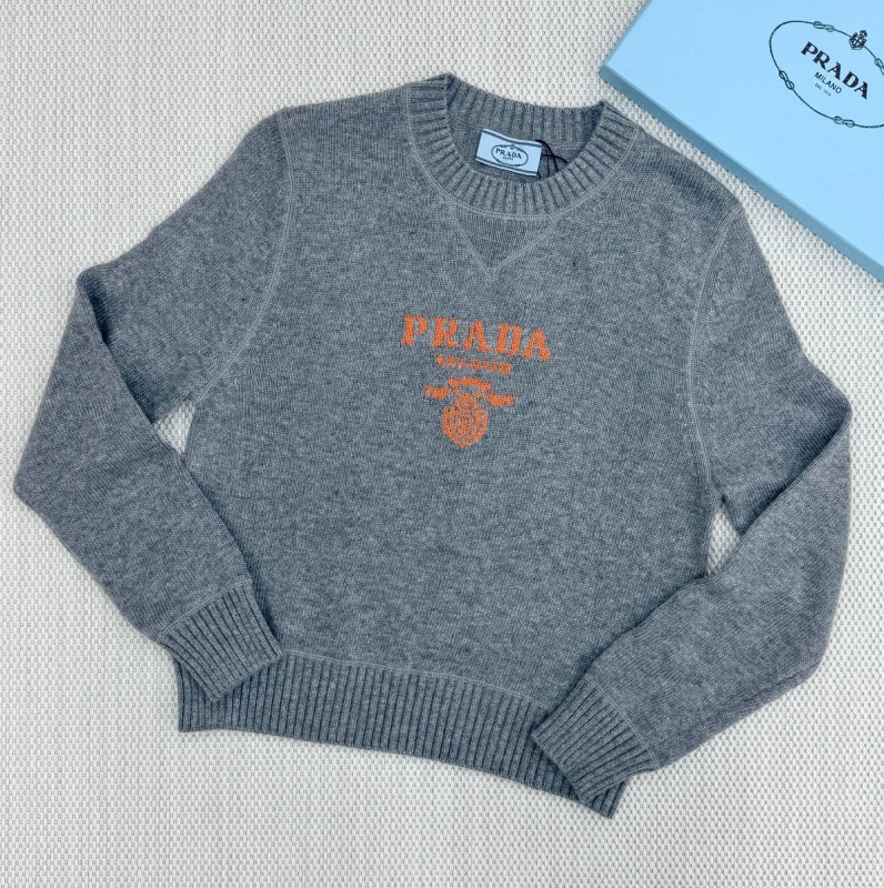 СВИТЕР PRADA фото