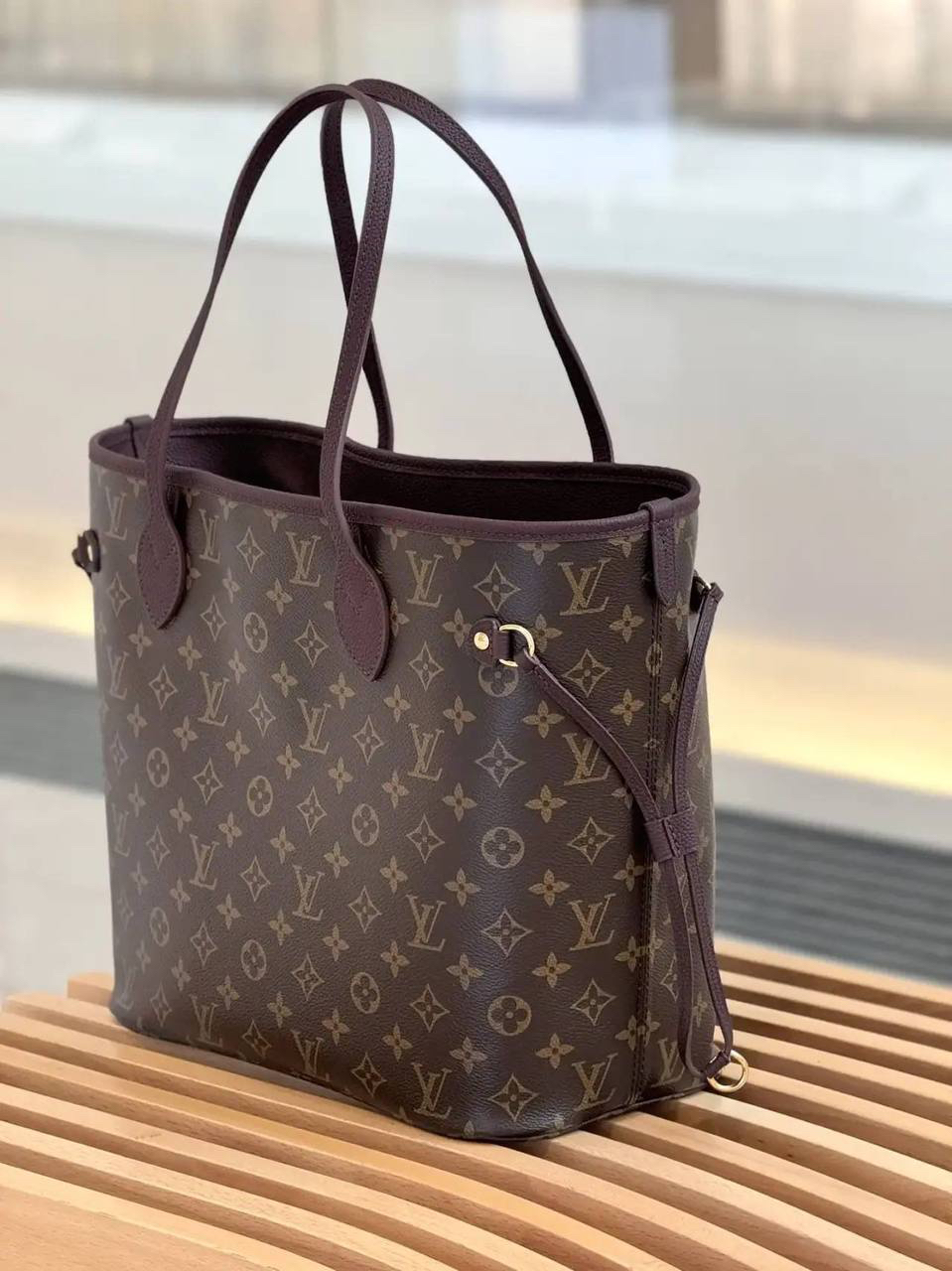 СУМКА LOUIS VUITTON NEVERFULL детальное фото