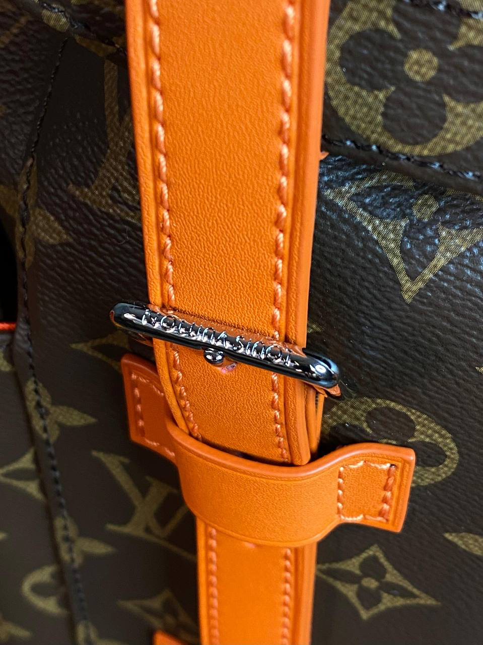 МУЖСКОЙ РЮКЗАК LOUIS VUITTON детальное фото