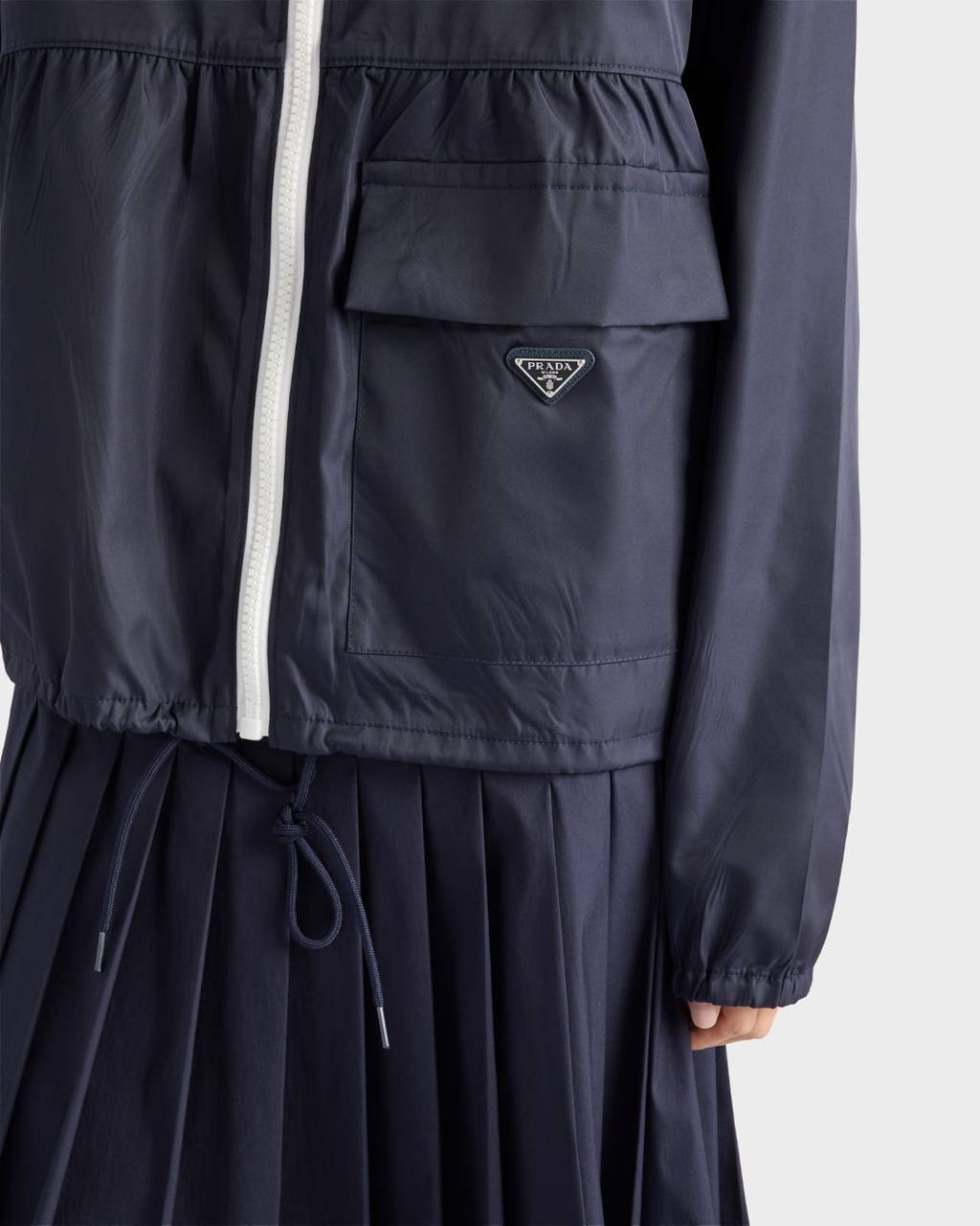 ВЕТРОВКА PRADA детальное фото