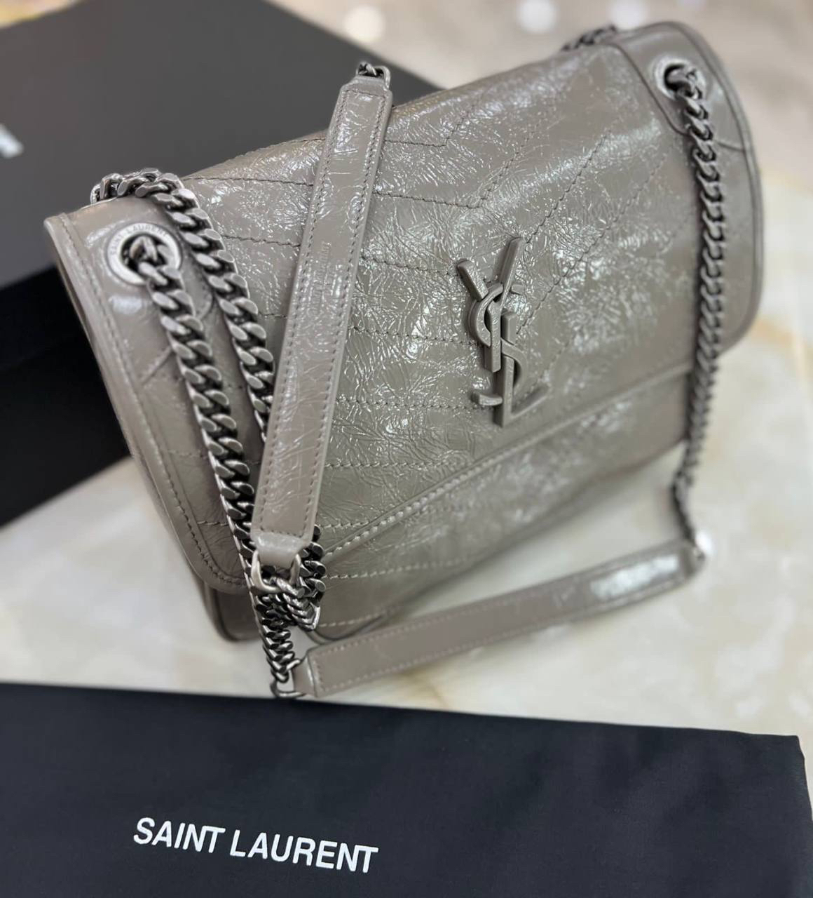 СУМКА SAINT LAURENT NIKI MEDIUM детальное фото