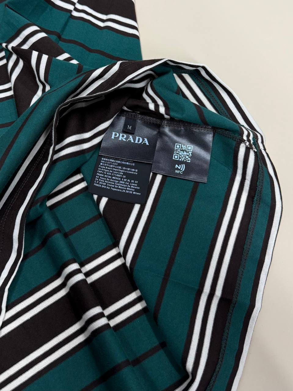 МУЖСКАЯ ФУТБОЛКА PRADA детальное фото
