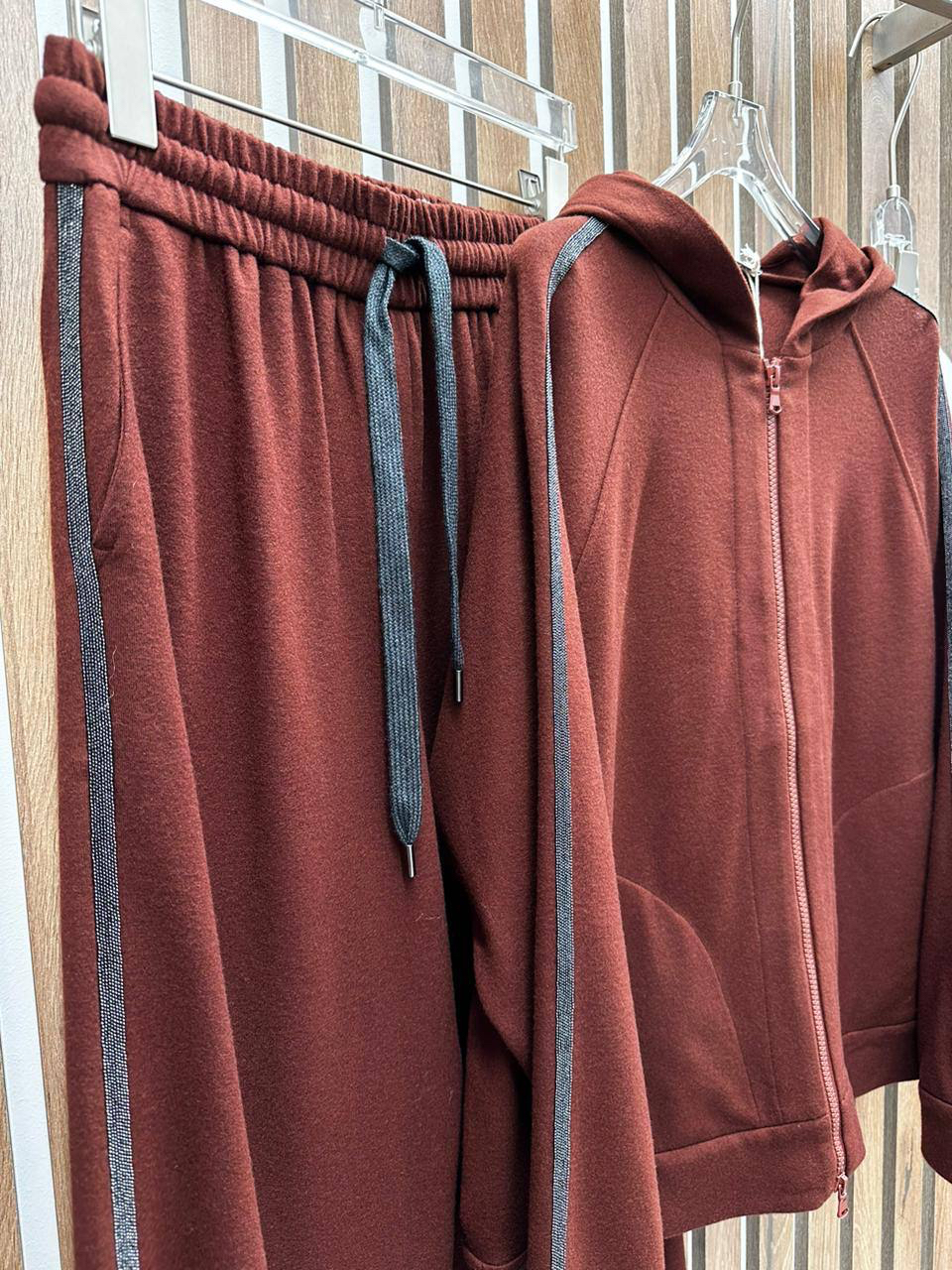 КОСТЮМ BRUNELLO CUCINELLI детальное фото