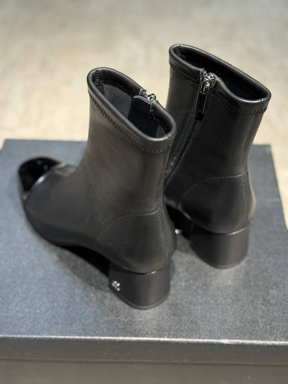 БОТИЛЬОНЫ CHANEL детальное фото