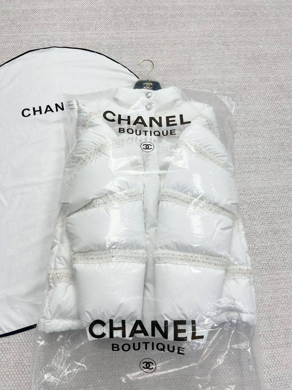 ПУХОВИК CHANEL детальное фото