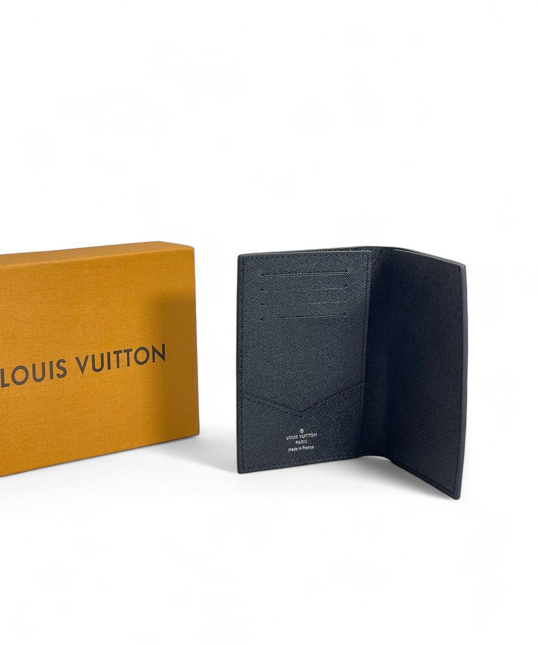 ОБЛОЖКА НА ПАСПОРТ LOUIS VUITTON детальное фото