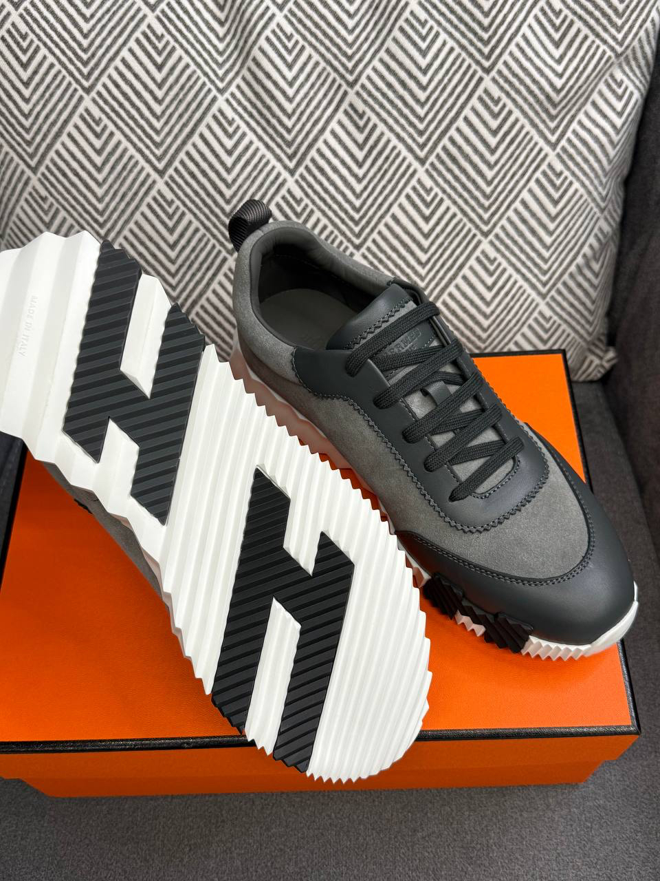 МУЖСКИЕ КРОССОВКИ HERMES детальное фото