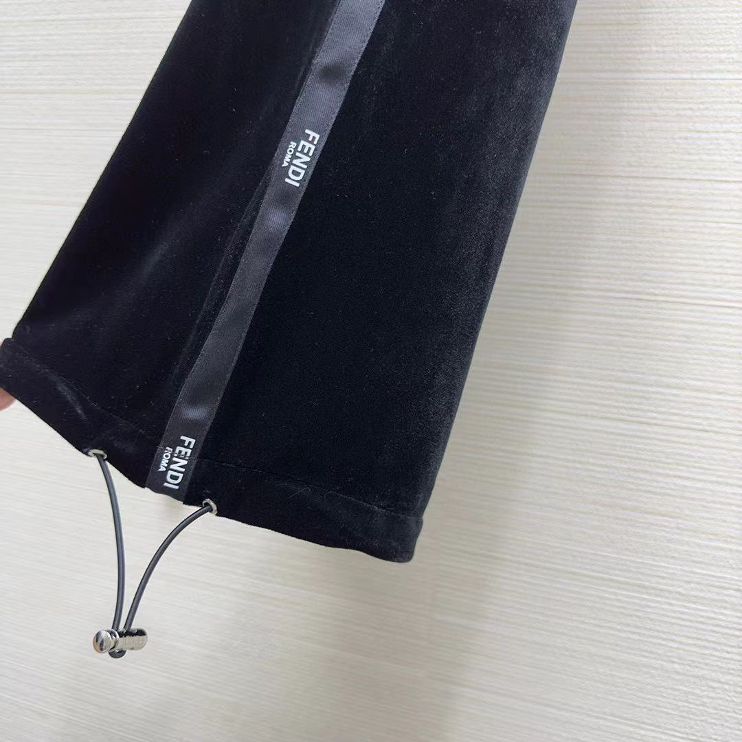 КОСТЮМ FENDI детальное фото