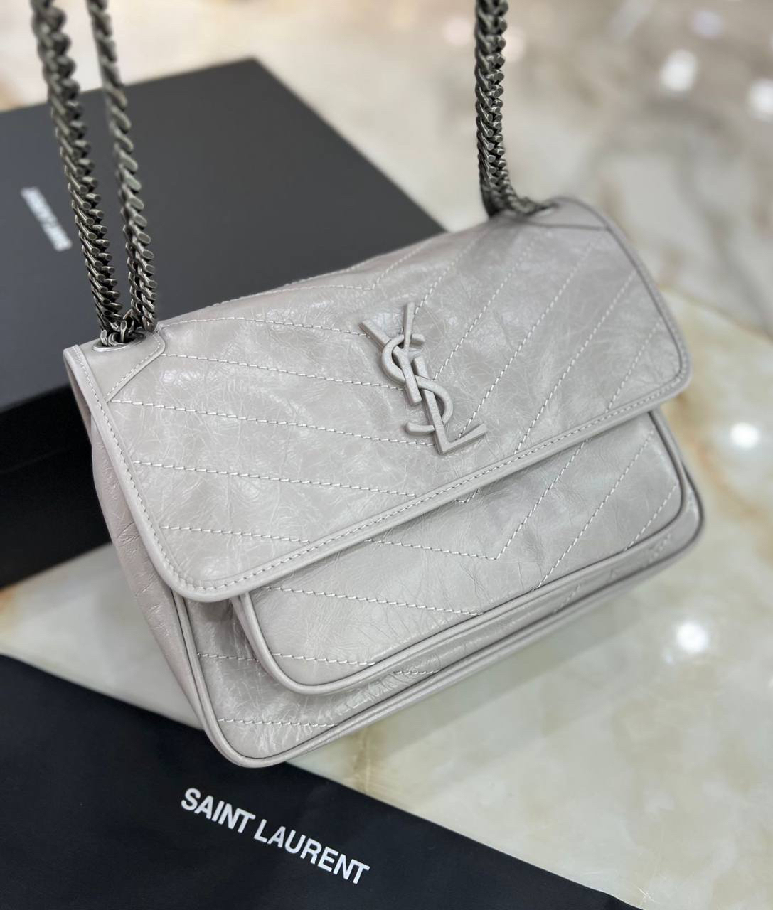 СУМКА SAINT LAURENT NIKI MEDIUM детальное фото