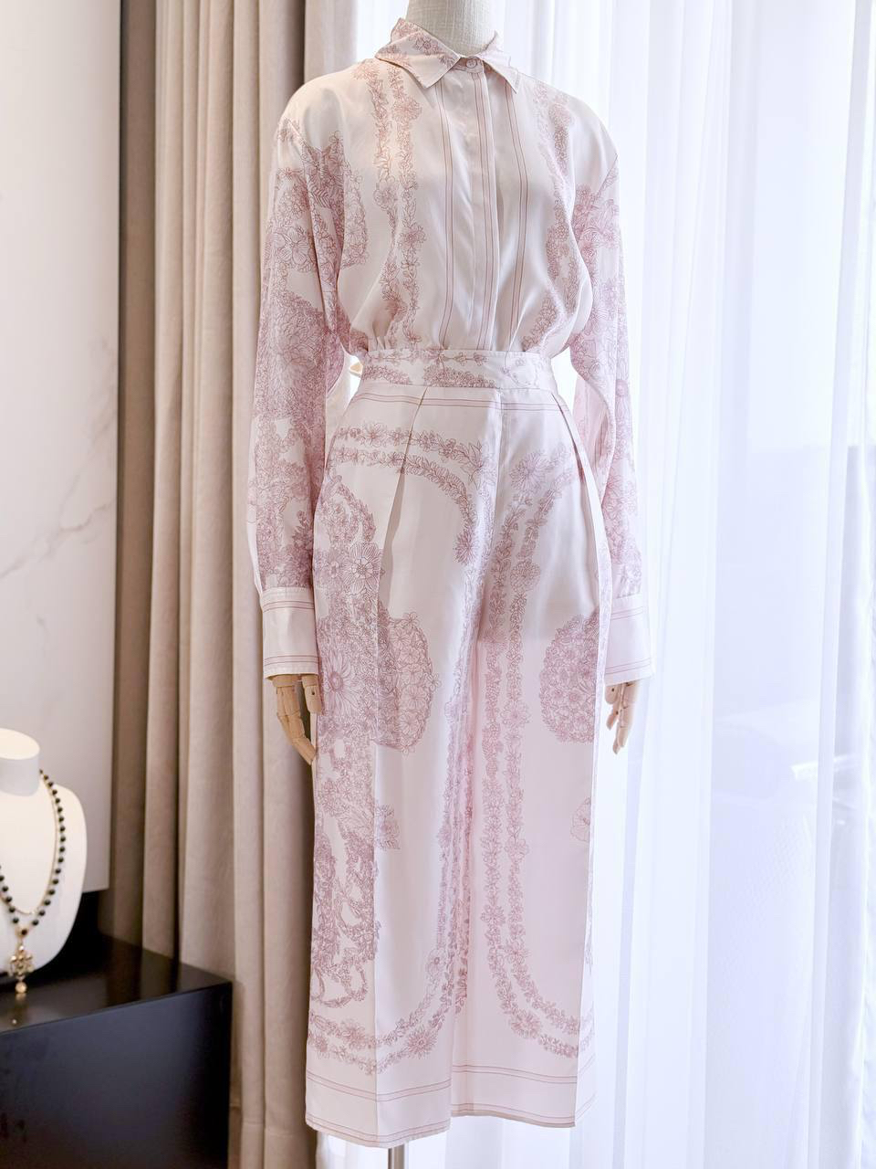 КОСТЮМ HERMES детальное фото