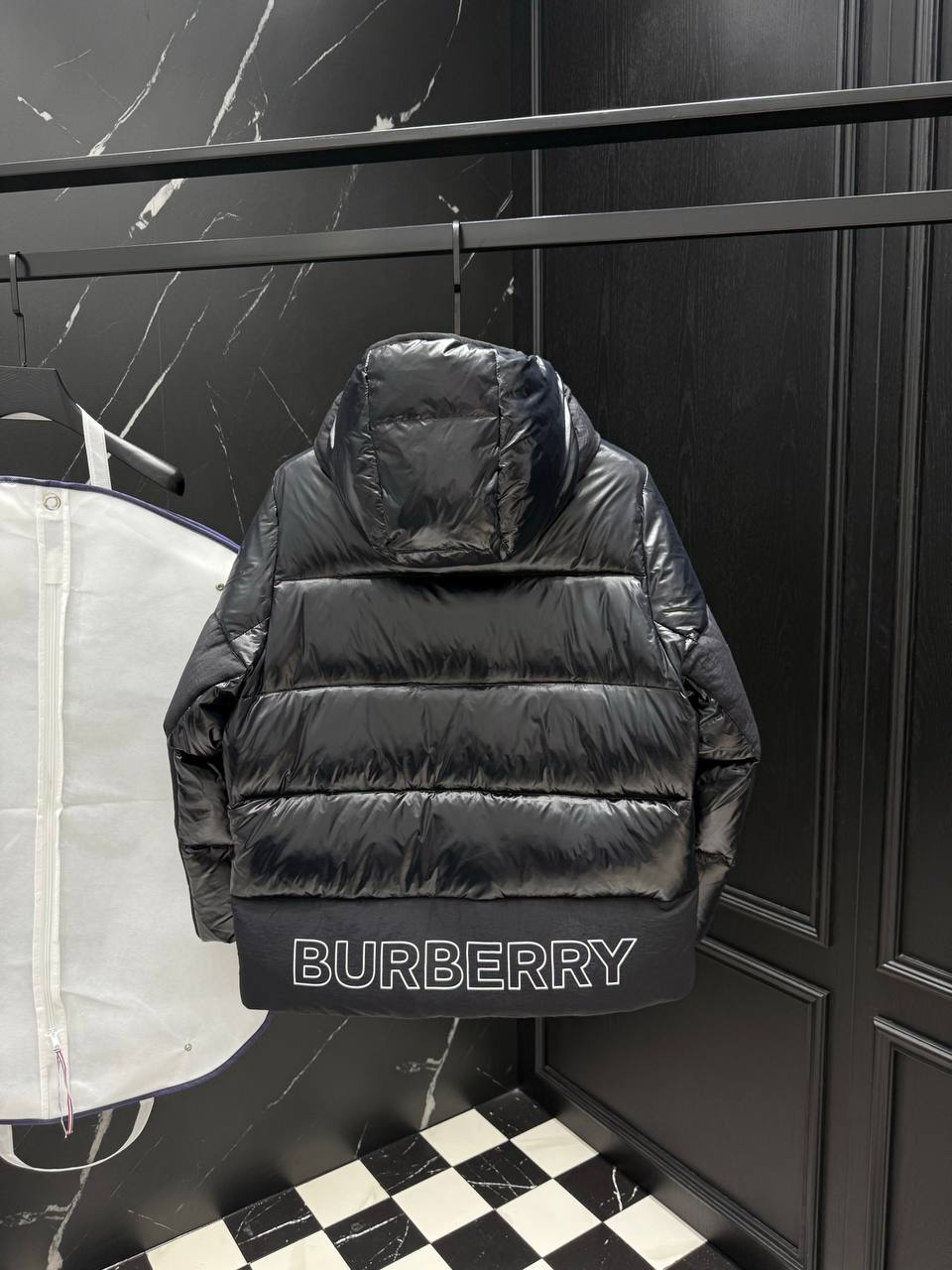 МУЖСКОЙ ПУХОВИК BURBERRY детальное фото
