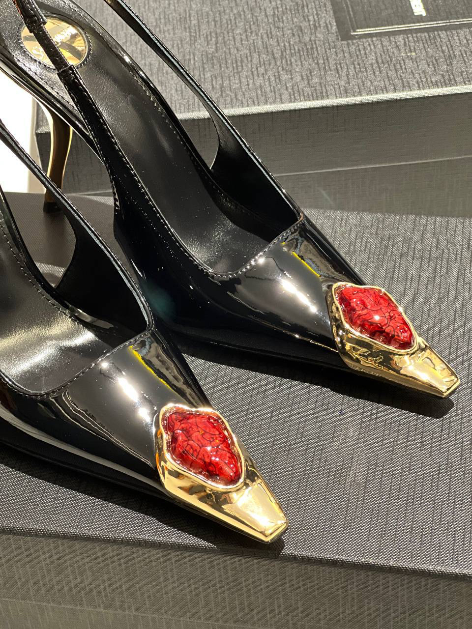 ТУФЛИ SAINT LAURENT детальное фото
