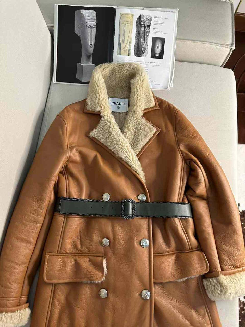 ДУБЛЕНКА CHANEL детальное фото