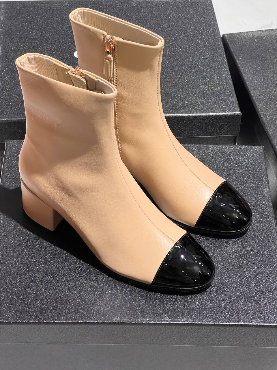 БОТИЛЬОНЫ CHANEL детальное фото