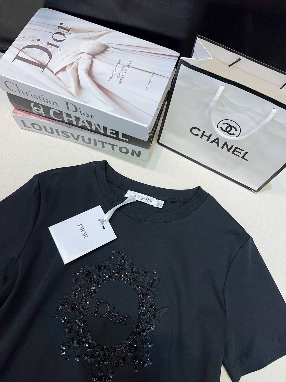 ФУТБОЛКА CHRISTIAN DIOR детальное фото