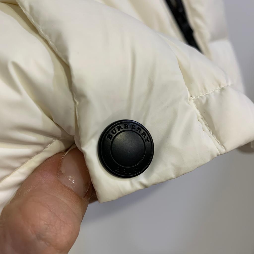 ЖИЛЕТКА BURBERRY детальное фото