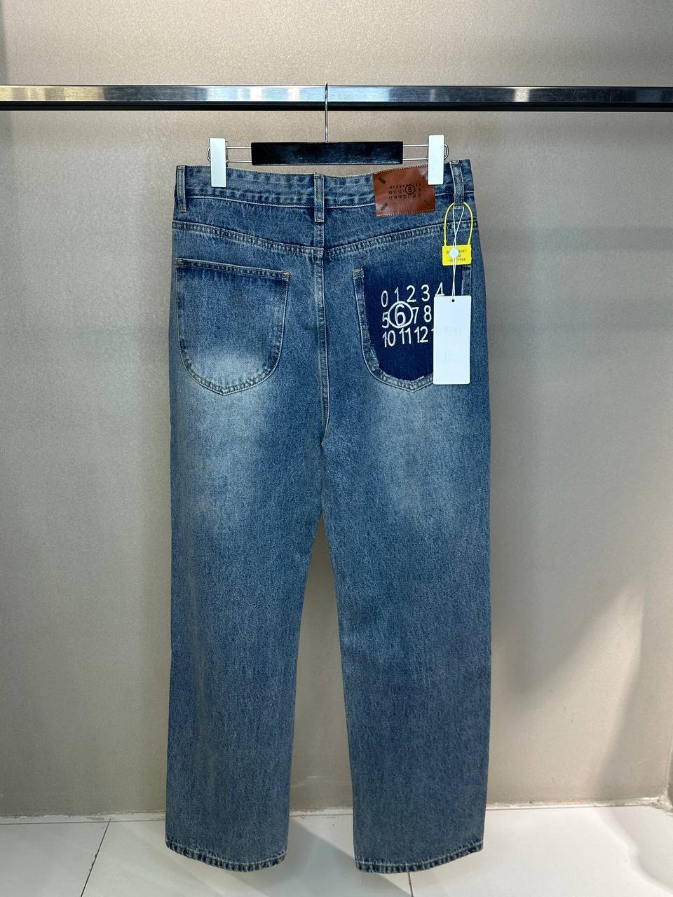 МУЖСКИЕ ДЖИНСЫ MAISON MARGIELA детальное фото